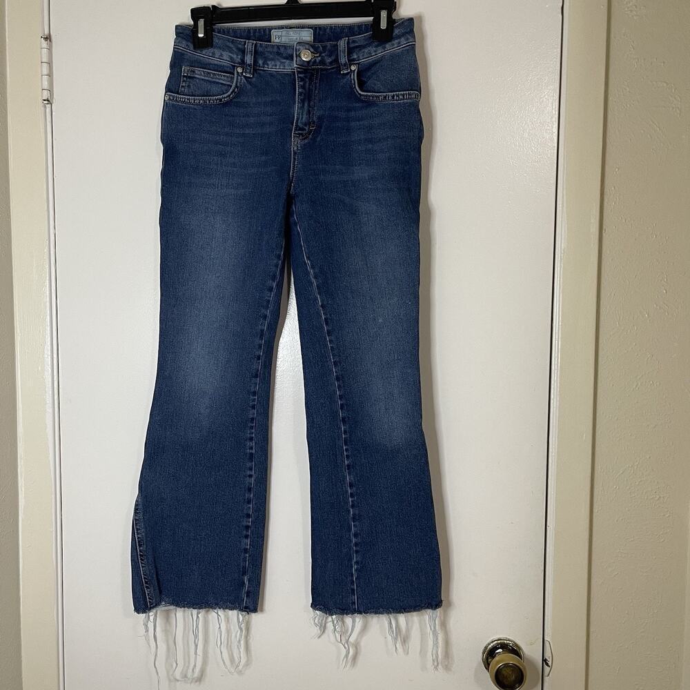 FREE PEOPLE Dark wash indigo blue cropped mid rise denim jeans frayed hem 27R